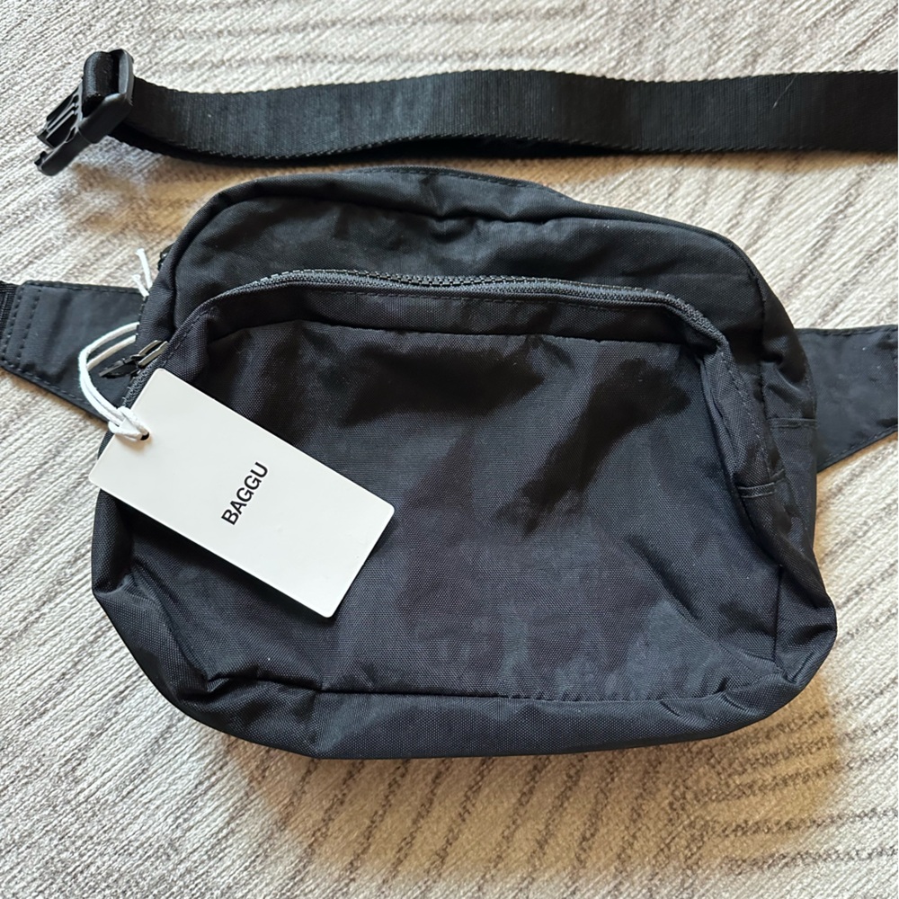 New! Baggu black belt bag/fanny